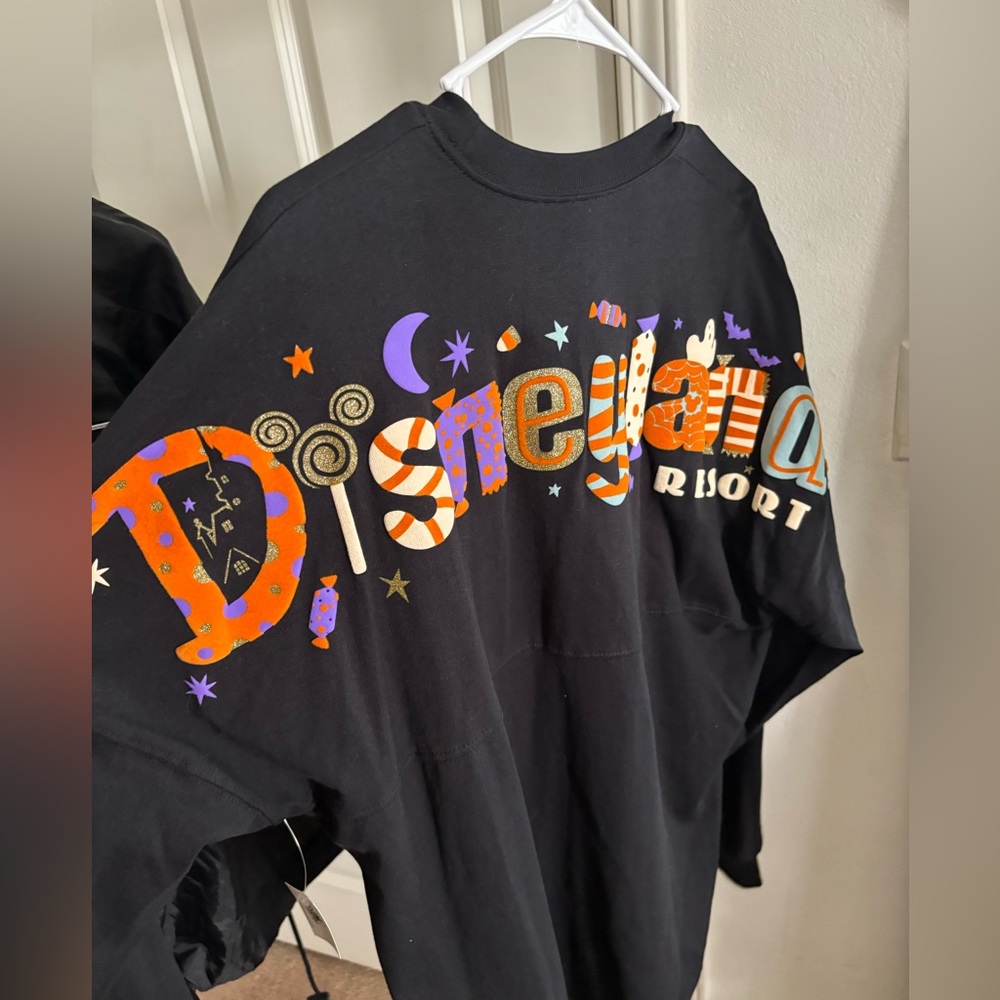 NWT Disneyland Halloween spirit jersey